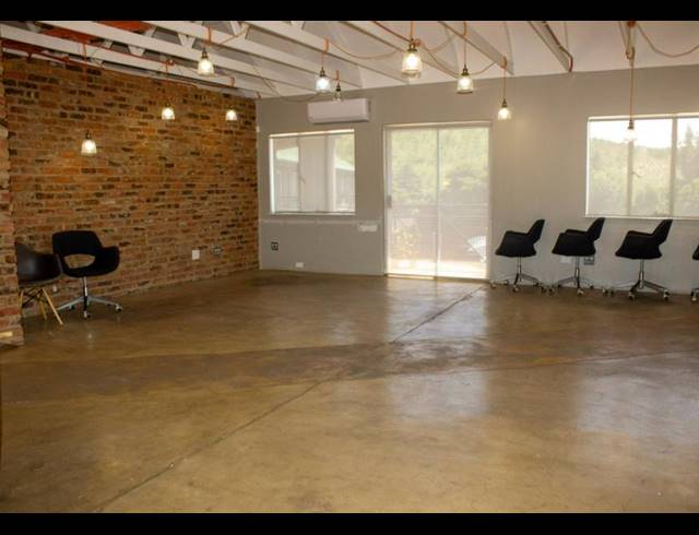 BUSINESS PROPERTY TO RENT IN HELDERKRUIN